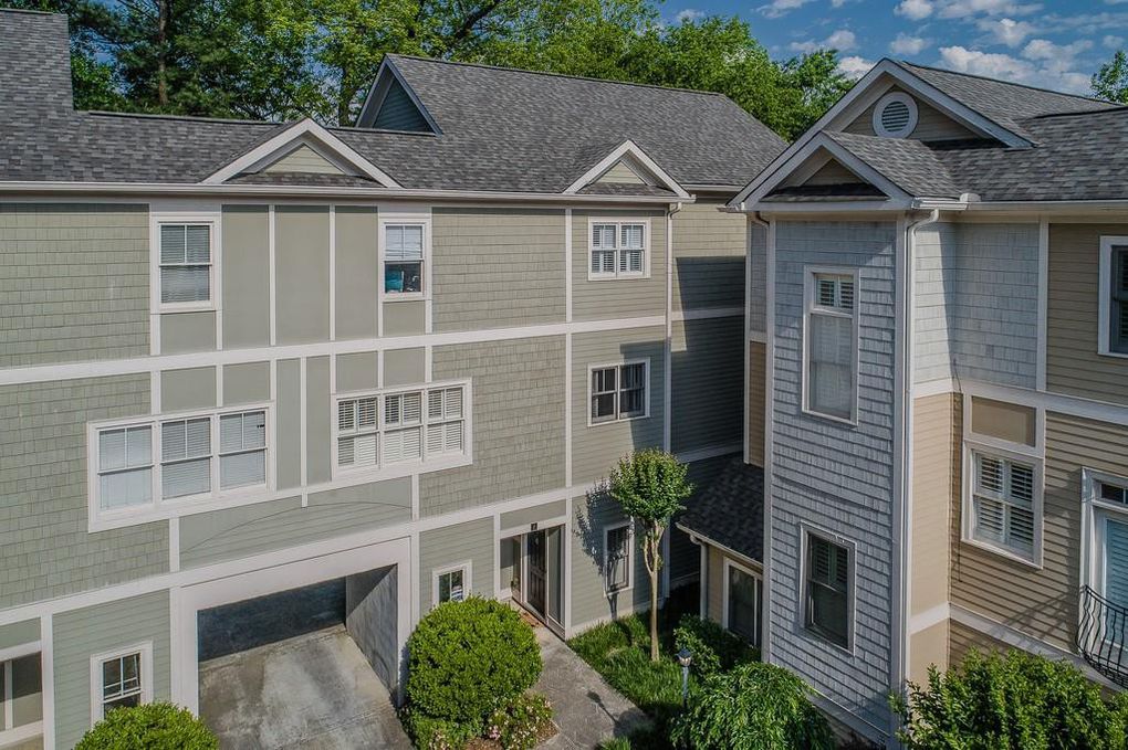 556 unit Apartment Complex sold in Stone Mountain, GA